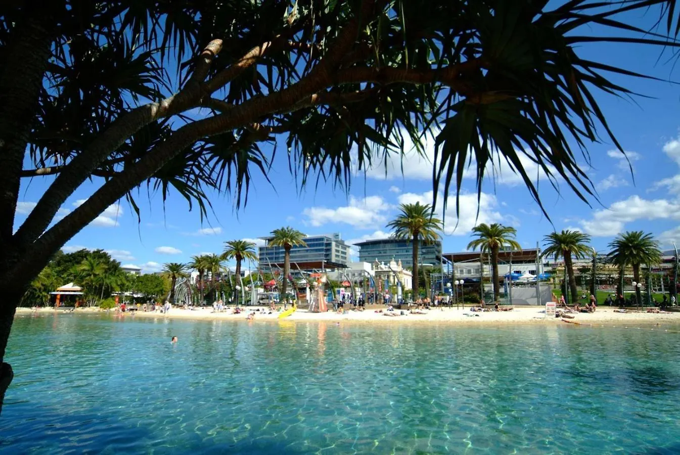 Stylish Apt And Best Location With King Bed, Pool, Gym Brisbane