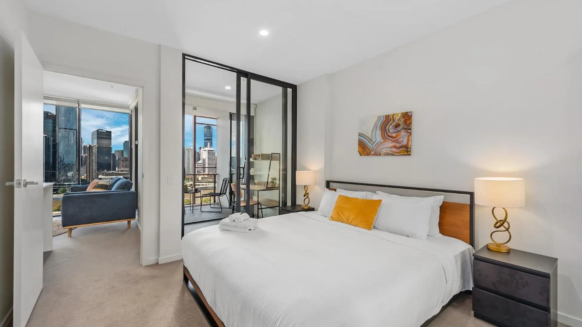 Stylish Apt And Best Location With King Bed, Pool, Gym Brisbane